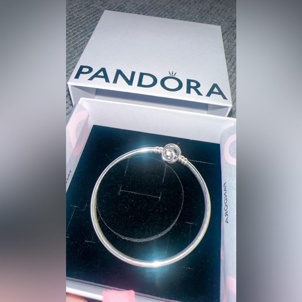 BRAND NEW PANDORA BANGLE BRACELET